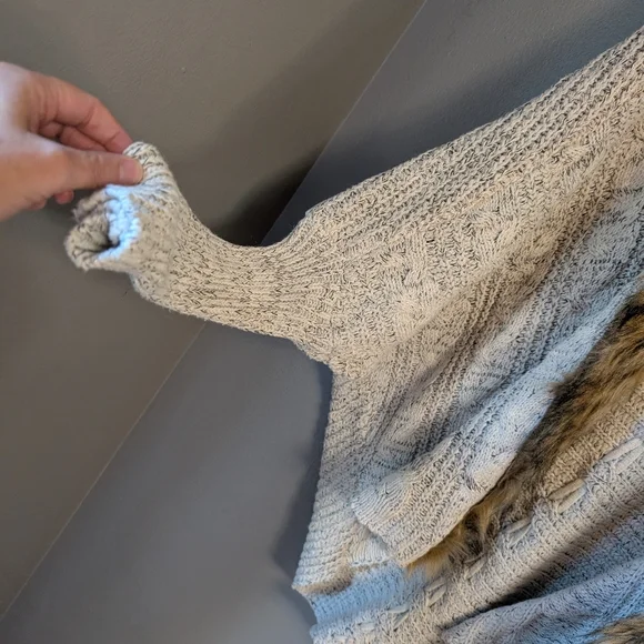 Military Hippie Boho Faux Fur Trim Cardigan Cable Knit One Size Fits Most - Picture 3 of 5